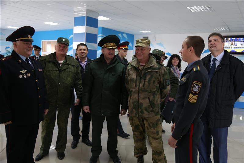 Начальник Главного управления подготовки войск (сил) Росгвардии генерал-лейтенант Юрий Бабкин посетил Пермский кадетский корпус имени Героя России Федора Кузьмина