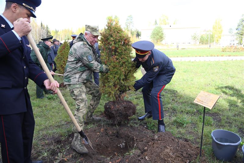 Начальник Главного управления подготовки войск (сил) Росгвардии генерал-лейтенант Юрий Бабкин посетил Пермский кадетский корпус имени Героя России Федора Кузьмина