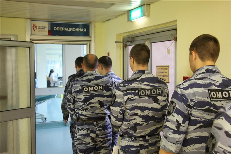 В Москве сотрудники Росгвардии приняли участие в акции добровольной сдачи крови