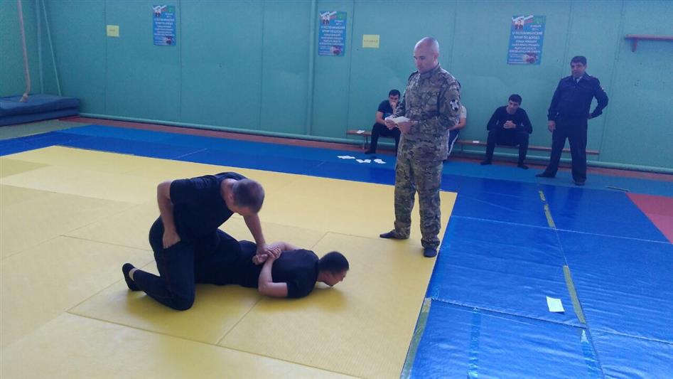 Бойцы ОМОНа Отдела Росгвардии по Республике Адыгея провели учебно - методические занятия с сотрудниками вневедомственной охраны