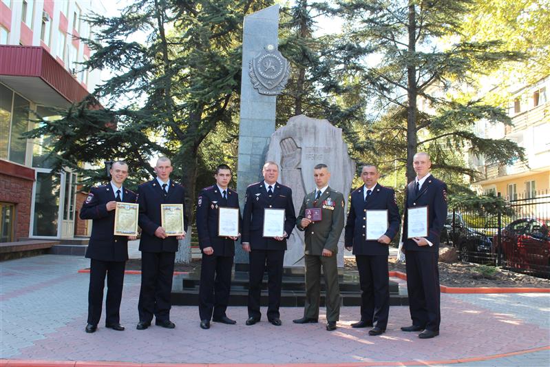 Отличившихся военнослужащих крымского соединения Росгвардии наградили за ликвидацию последствий чрезвычайных ситуаций