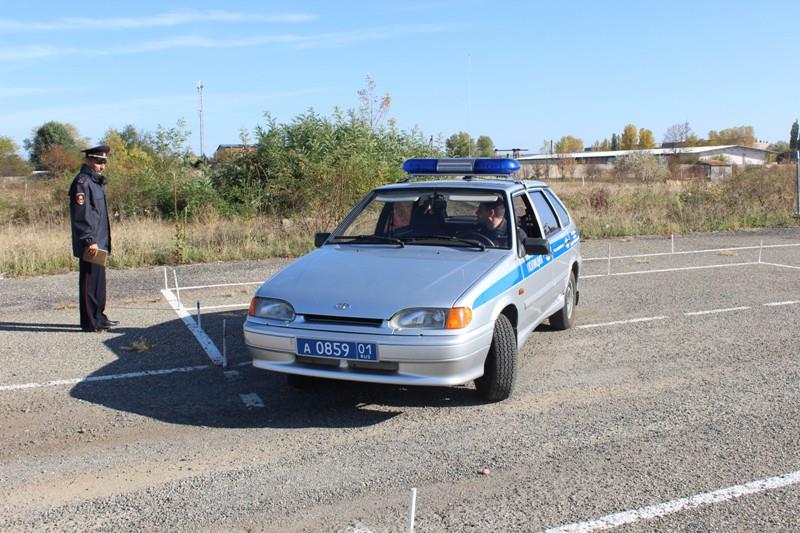 В Майкопе состоялся конкурс профессионального мастерства среди сотрудников групп задержания вневедомственной охраны Росгвардии