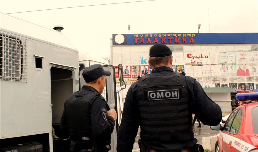 Сотрудники Росгвардии обеспечили общественный порядок в ходе ликвидации последствий пожара на вещевом рынке «Восточный» в Ростове-на-Дону 