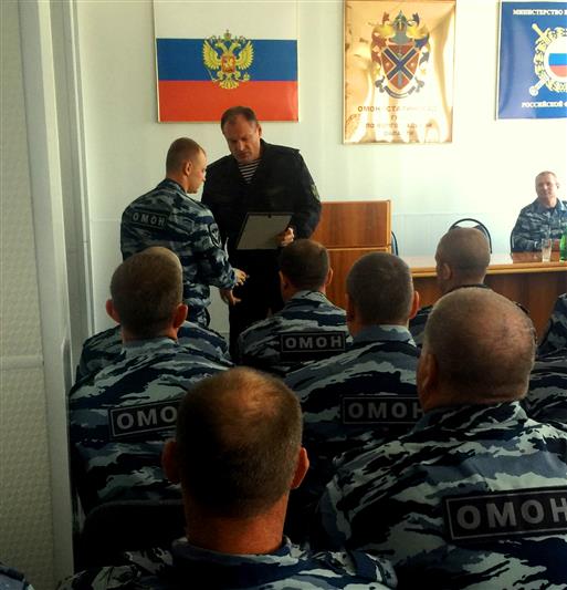 С Днем образования отрядов мобильных особого назначения поздравил бойцов спецподразделения начальник Управления Росгвардии по Волгоградской области