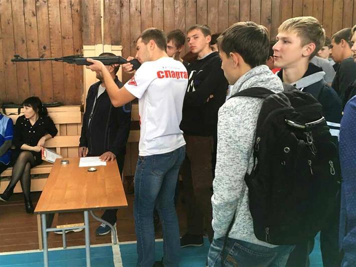 Бойцы абаканского ОМОНа Росгвардии провели военно-спортивное мероприятие «Никто кроме нас!»