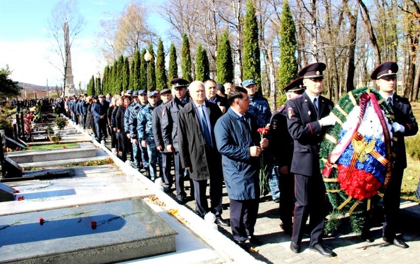 В Республике Северная Осетия-Алания сотрудники Росгвардии приняли участие в мероприятиях, посвященных памяти жертв осетино-ингушского конфликта