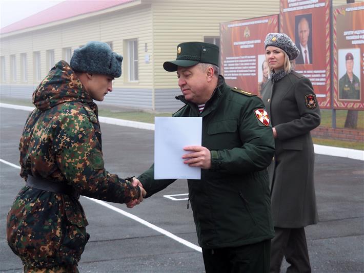 Командующий  Сибирским округом Росгвардии встретил  военнослужащих отряда специального назначения «Ермак», вернувшихся из служебной командировки 