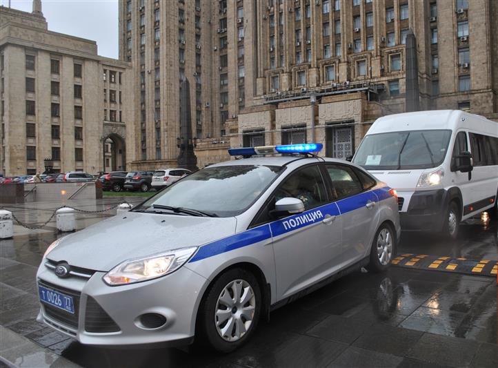 Сотрудники Росгвардии обеспечили сохранность картины Паленова при возращении в Россию из Германии