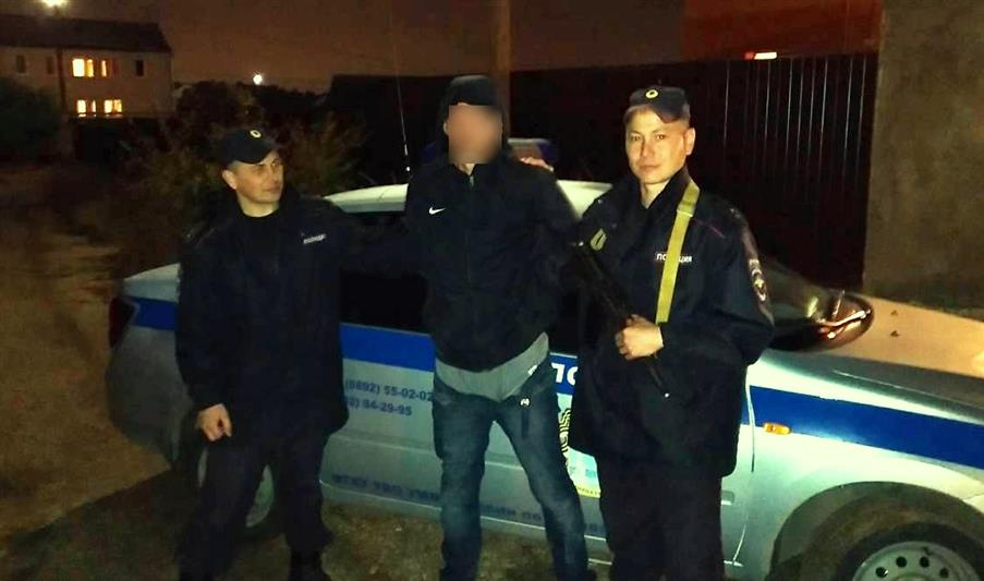 Сотрудники Управления Росгвардии по городу Севастополю по горячим следам задержали грабителя