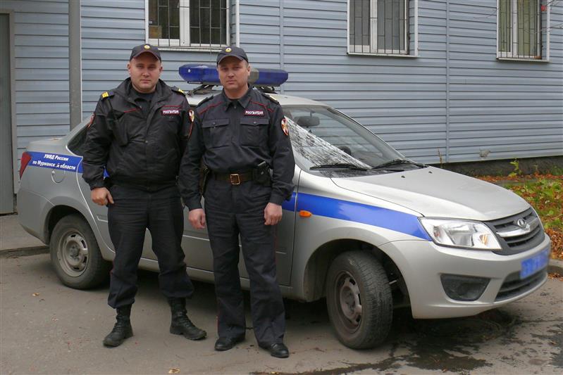 В Мурманской области сотрудники Росгвардии потушили загоревшийся на ходу грузовик