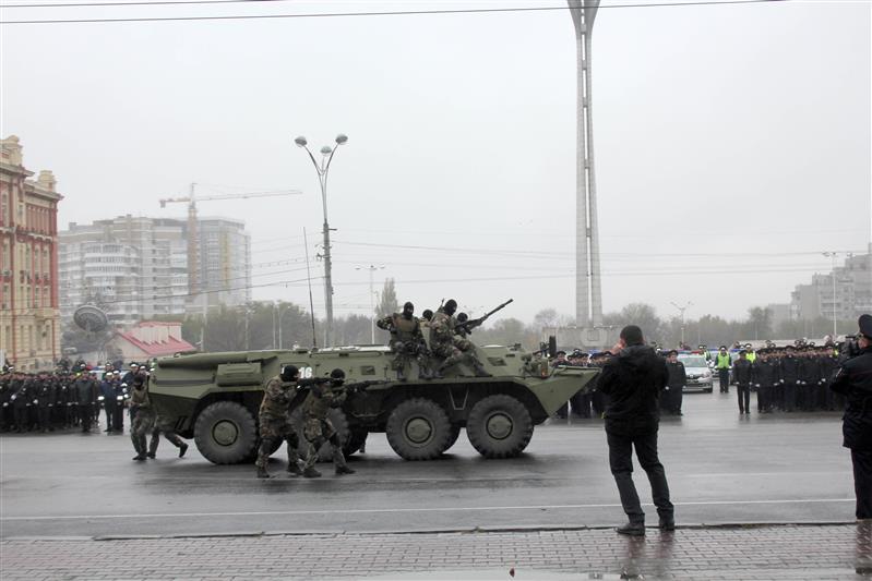 В Ростове-на-Дону сотрудники Управления Росгвардии приняли участие в параде, посвященном Дню органов внутренних дел России