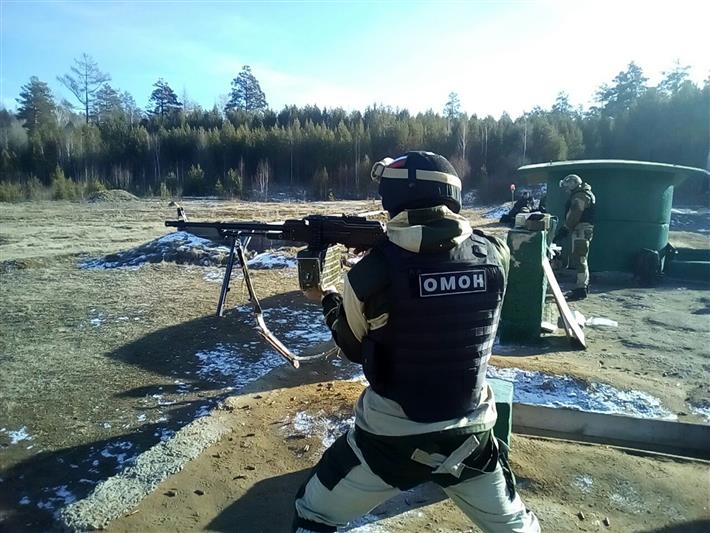 В Иркутске прошли соревнования по стрельбе из боевого ручного стрелкового оружия, посвященные Дню образования ангарского ОМОНа на транспорте