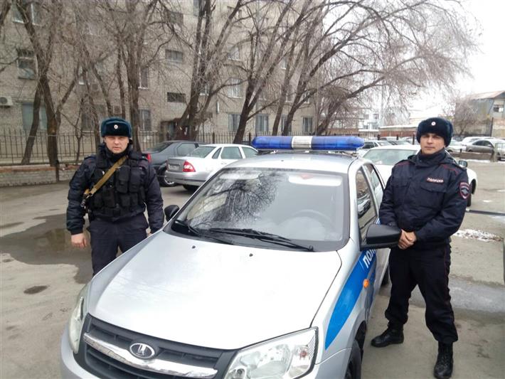 Сотрудники Росгвардии задержали в Тюмени двоих мужчин с крупной партией наркотиков