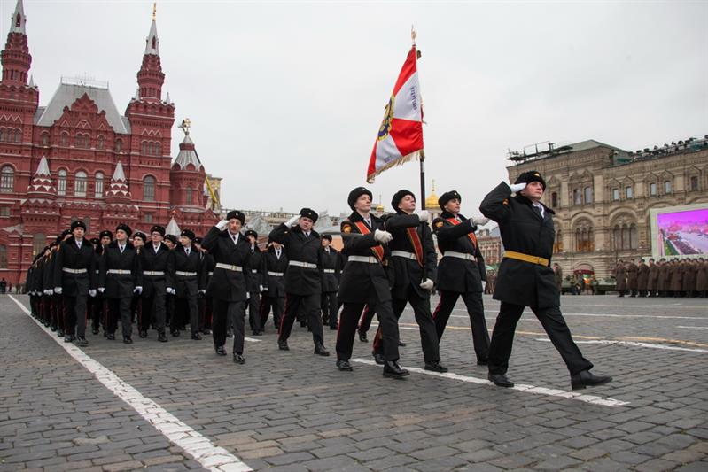 Кадеты Росгвардии приняли участие в торжественном марше в честь 76-й годовщины парада1941 года на Красной площади