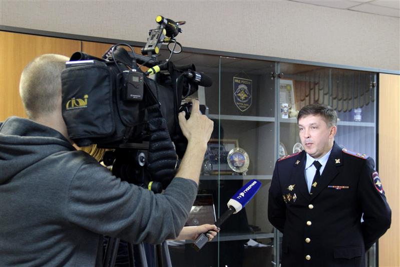Корреспонденты воронежского регионального телеканала провели один день с сотрудниками Росгвардии 
