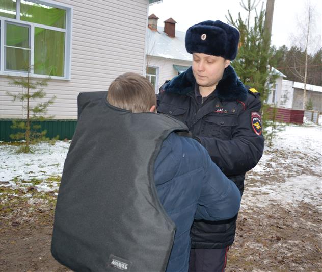 В Республики Коми сотрудники Росгвардии приняли участие в юнармейском слете 