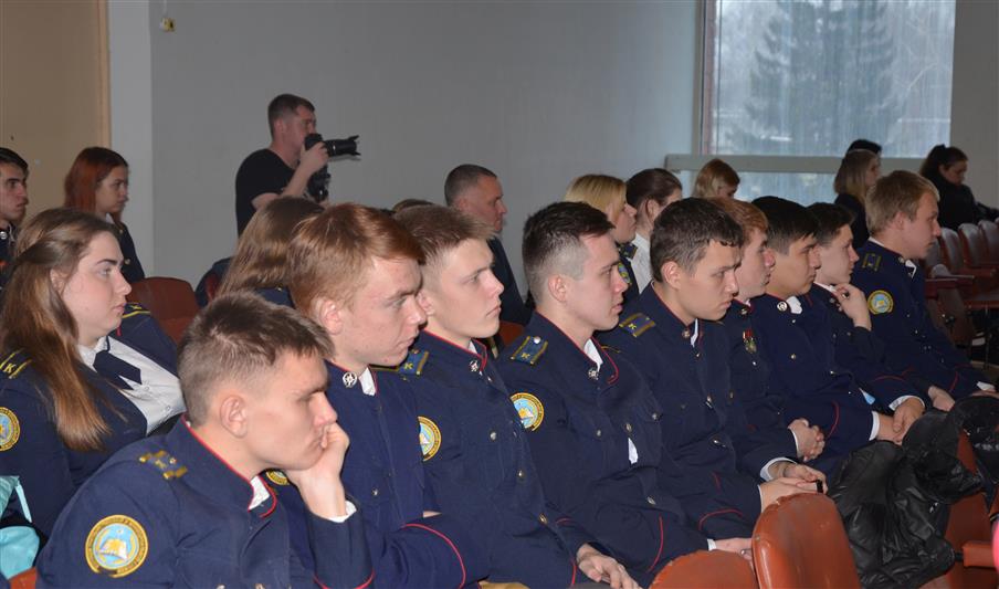 В Удмуртии сотрудники Росгвардии встретились с курсантами Колледжа государственной и муниципальной службы