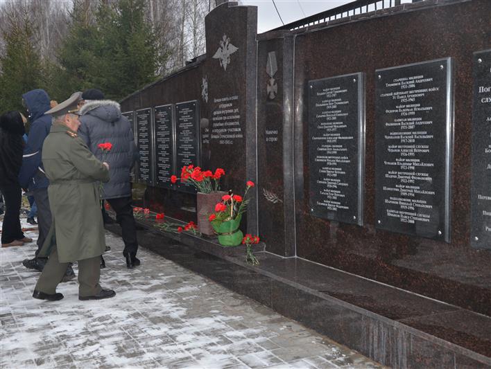 В Удмуртии сотрудники Росгвардии приняли участие в открытии мемориального комплекса