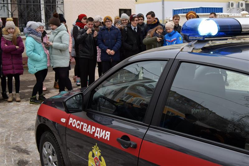 В Мордовии сотрудники вневедомственной охраны Росгвардии провели военно-патриотическое мероприятие для школьников