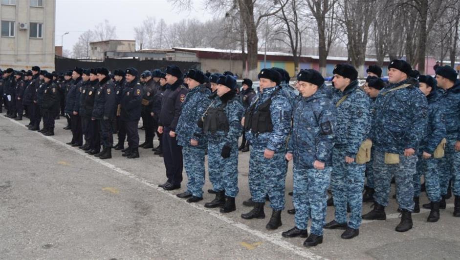 Во Владикавказе прошел гарнизонный развод подразделений Росгвардии и полиции