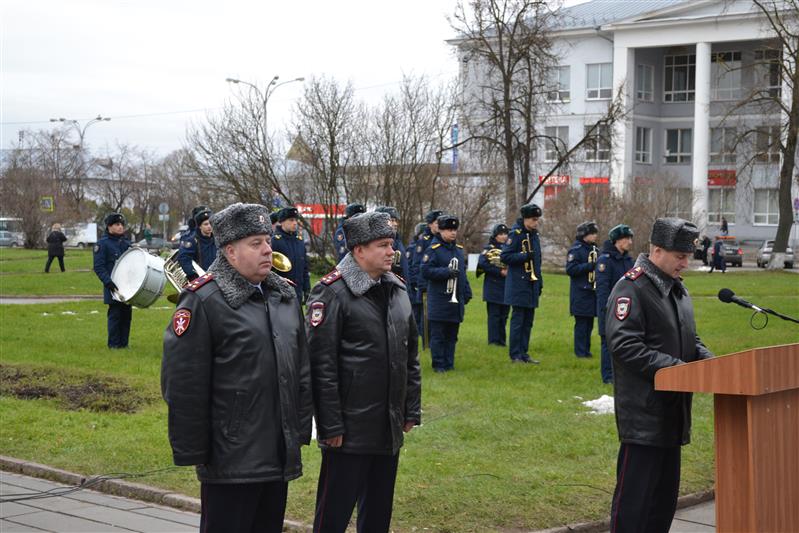 Во Пскове прошел гарнизонный развод нарядов Росгвардии и полиции, заступающих на службу по охране общественного порядка
