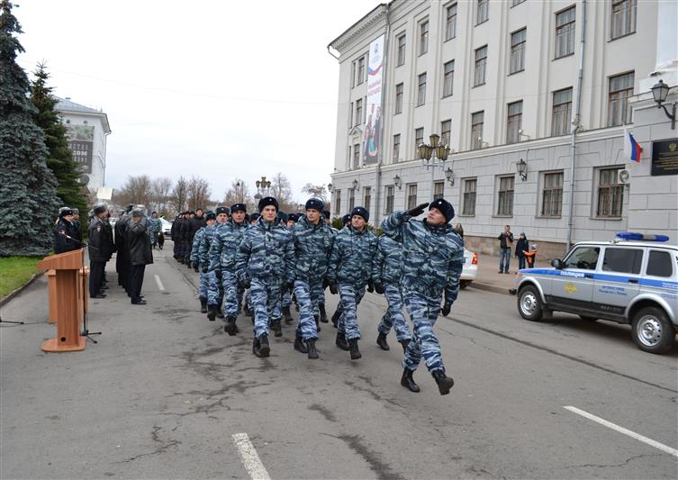 Во Пскове прошел гарнизонный развод нарядов Росгвардии и полиции, заступающих на службу по охране общественного порядка