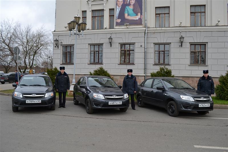 Во Пскове прошел гарнизонный развод нарядов Росгвардии и полиции, заступающих на службу по охране общественного порядка