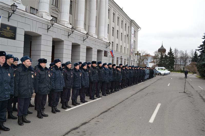 Во Пскове прошел гарнизонный развод нарядов Росгвардии и полиции, заступающих на службу по охране общественного порядка