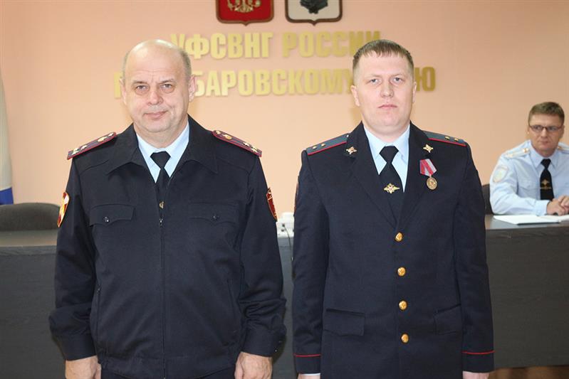 В Хабаровске сотрудников Росгвардии наградили ведомственными медалями «За спасение»