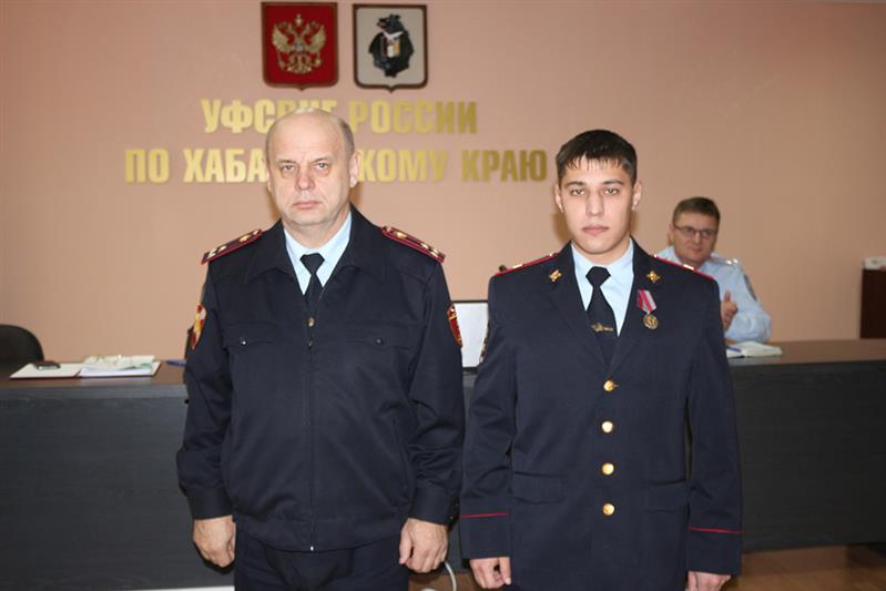 В Хабаровске сотрудников Росгвардии наградили ведомственными медалями «За спасение»