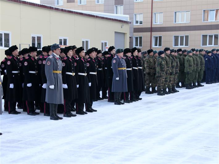 Командующий Сибирским округом принял участие в церемонии принятия присяги учениками профильных классов Росгвардии 