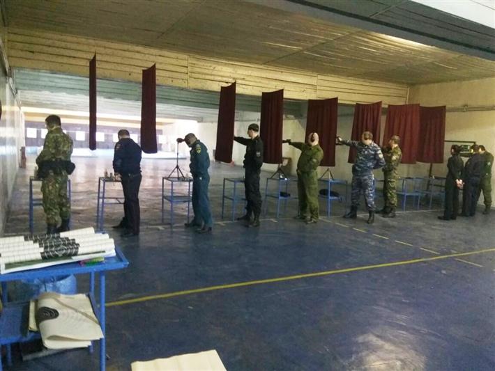 Сотрудники благовещенского СОБРа завоевали первое место в соревнованиях по стрельбе из табельного оружия среди сотрудников силовых структур региона