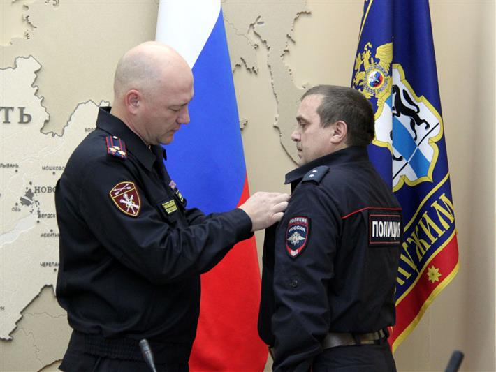 В Новосибирске сотрудников вневедомственной охраны Росгвардии наградили медалями «За спасение»