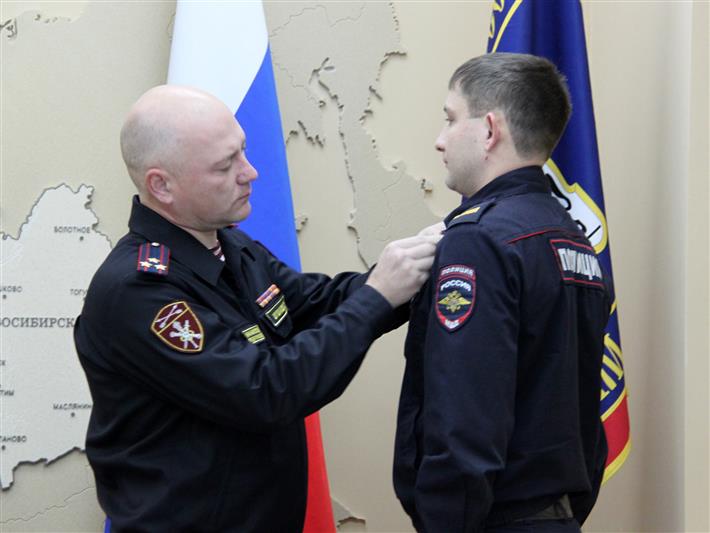 В Новосибирске сотрудников вневедомственной охраны Росгвардии наградили медалями «За спасение»
