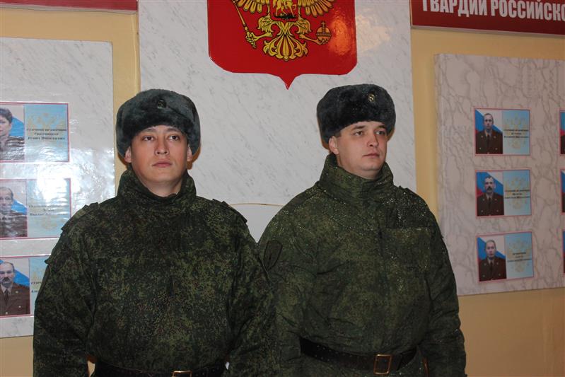 В Вольске военнослужащие Росгвардии задержали гражданина, который хранил при себе наркотики