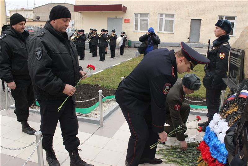 В Липецке состоялись памятные мероприятия в честь военнослужащих и сотрудников, погибших при исполнении служебных обязанностей 