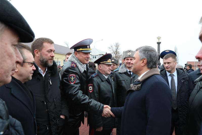 Представители Росгвардии приняли участие в открытии в Калаче-на-Дону стелы  «Город воинской славы»
