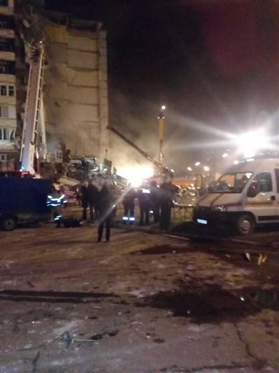 В Удмуртии сотрудники Росгвардии оказывают помощь республиканскому МЧС на месте обрушения части дома (фото)
