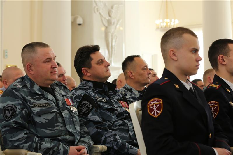 Делегация офицеров Северо-Западного округа Росгвардии приняла участие в торжественном приёме в честь Дня сотрудника органов внутренних дел