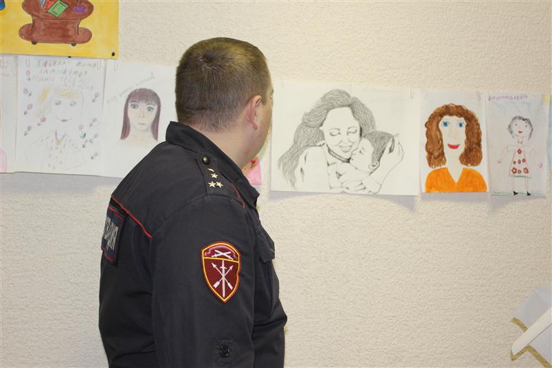 В Отделе Росгвардии по Псковской области подвели итоги детского конкурса рисунков «Самая лучшая мама моя»