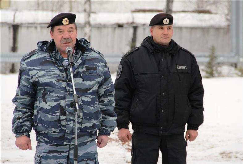 В Тюмени бойцы ОМОНа Росгвардии провели учебный сбор с молодежью призывного возраста