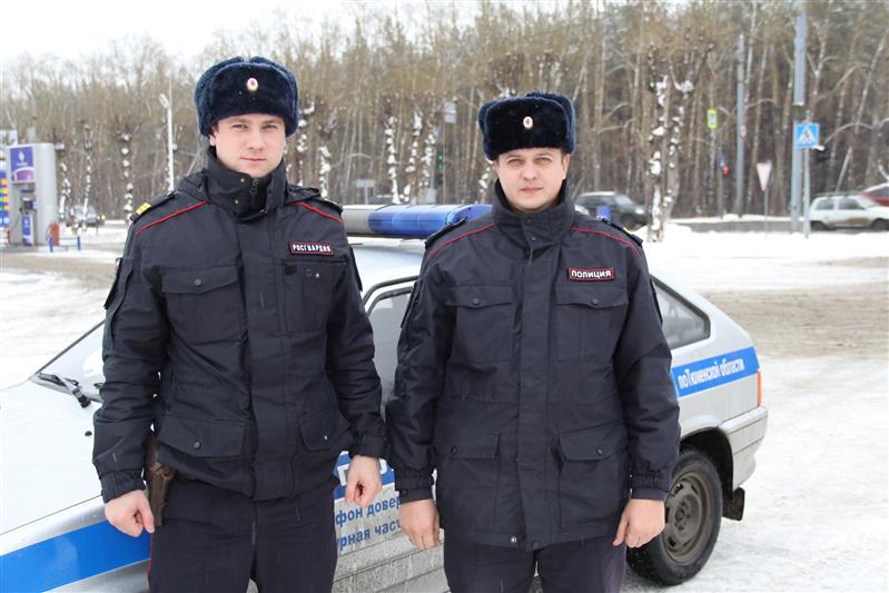 В Тюмени патрульный экипаж вневедомственной охраны Росгвардии задержал группу грабителей