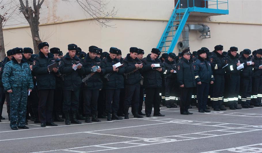 В Астрахани состоялся общегарнизонный развод подразделений, заступающих на боевую службу по охране общественного порядка
