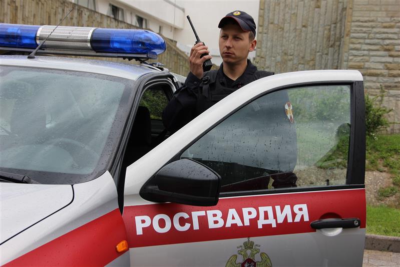 Сотрудники Главного управления Росгвардии по Краснодарскому краю задержали мужчину, который напал с ножом на гражданина