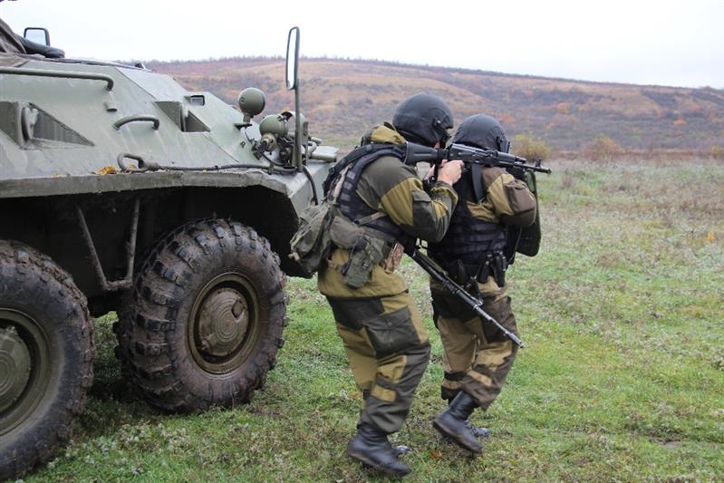 Сотрудники новочеркасского ОМОНа Росгвардии завершили полевой выход