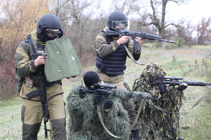 Сотрудники новочеркасского ОМОНа Росгвардии завершили полевой выход