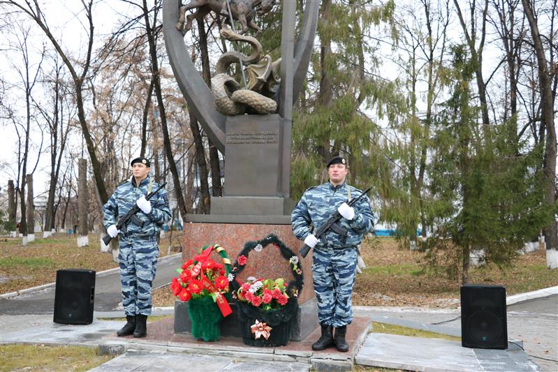 Сотрудники Управления Росгвардии по Свердловской области приняли участие в митинге, посвященном Дню памяти сотрудников органов внутренних дел