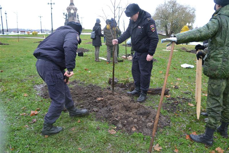 В Ярославле сотрудники Росгвардии приняли участие в акции «Герои среди нас»