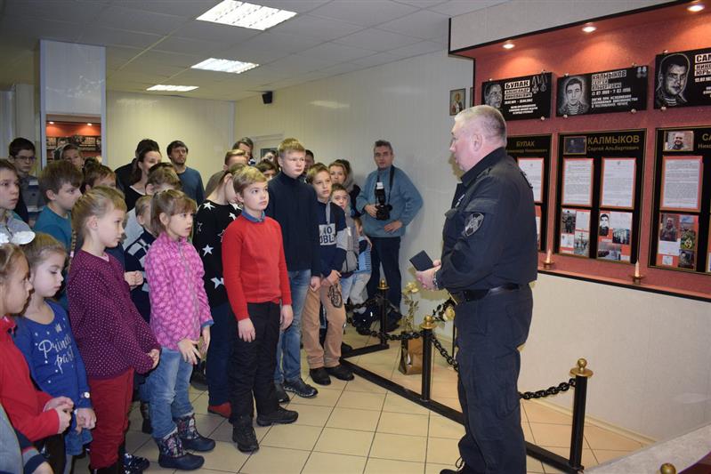 Ученики Епархиальной воскресной школы побывали в гостях у бойцов архангельского ОМОНа