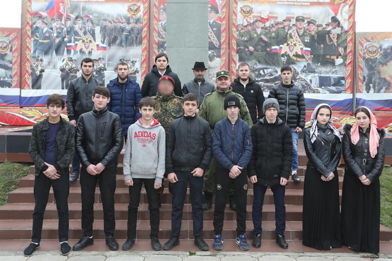 В отдельной ордена Жукова бригаде оперативного назначения Северо-Кавказского округа провели военно-патриотическое мероприятие для воспитанников Единой детско-юношеской организация имени Первого Президента Чеченской Республики Героя России Ахмата-Хаджи Кадырова
